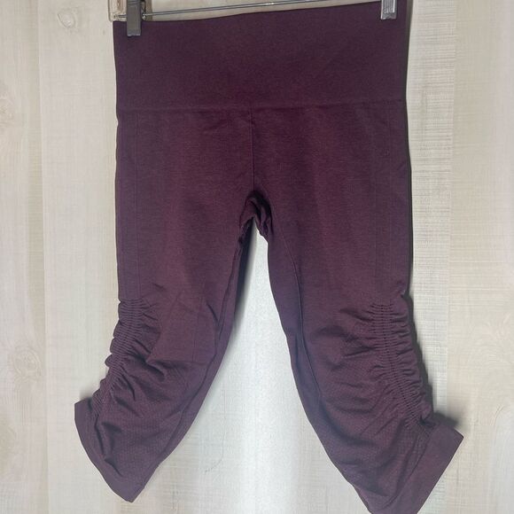 Lululemon In The Flow Crop II‎ Bordeaux burgundy heather leggings knee length, 6 - Picture 3 of 10